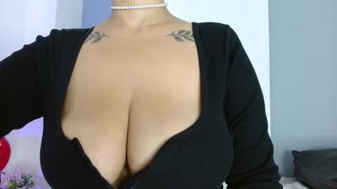 Snapshot of carla_beer chatting on April 2026 11:24:01 AM Carla online show from April 2026 11:24:01 AM