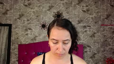 Snapshot of carla_naugthy_ chatting on December 2024 04:17:01 PM Carla naugthy online show from December 2024 04:17:01 PM