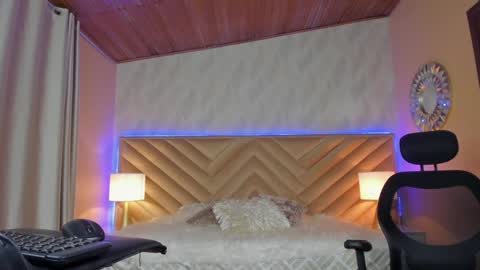 Snapshot of carla_santini chatting on January 2025 10:57:01 PM Carla Santini online show from January 2025 10:57:01 PM