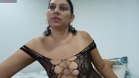 carlaantonellii online show from May 2026 01:06:01 PM