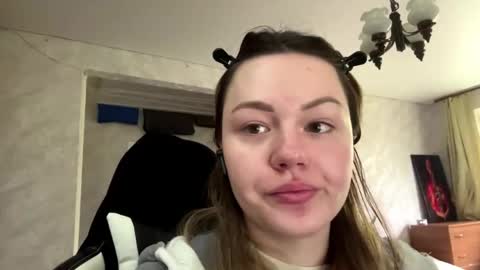 Lesly online show from April 2026 07:28:01 AM