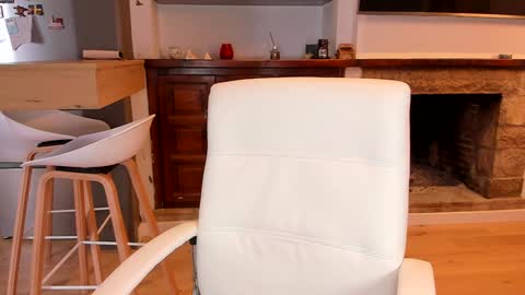 Carla Connor online show from January 2025 12:47:02 PM