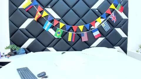Carla Linares online show from June 2026 08:02:01 PM