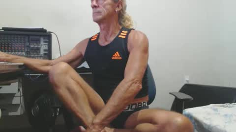 Snapshot of carlos2557 chatting on February 2026 01:27:01 AM carlos online show from February 2026 01:27:01 AM