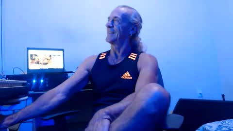 Snapshot of carlos2557 chatting on June 2026 01:50:01 AM carlos online show from June 2026 01:50:01 AM