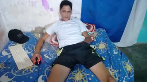 carlos_steven online show from May 2026 01:33:01 AM