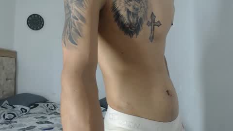 carlossmi01 online show from October 2025 07:33:01 PM