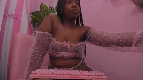 carlota online show from January 2025 11:07:01 PM