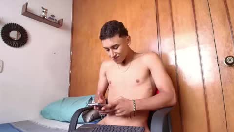 Snapshot of carloz_perez chatting on October 2025 02:41:02 PM carloz_perez online show from October 2025 02:41:02 PM