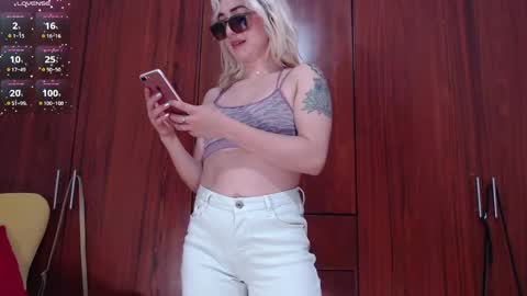 Snapshot of carly_grasso chatting on February 2025 11:46:02 PM carly grasso online show from February 2025 11:46:02 PM