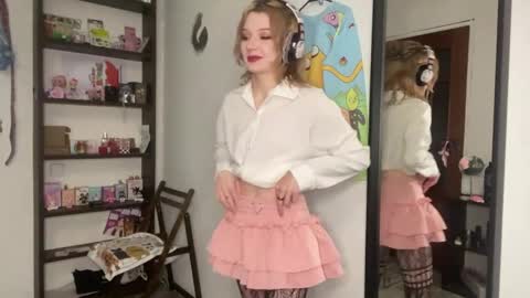 Elina online show from May 2026 10:18:01 PM