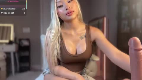 Snapshot of carmenxrose chatting on October 2025 02:33:01 AM carmenxrose online show from October 2025 02:33:01 AM