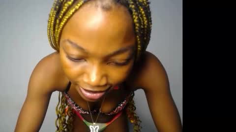 Snapshot of carobaby8 chatting on November 2025 05:27:02 AM caroline online show from November 2025 05:27:02 AM