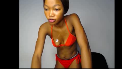 Snapshot of carobaby8 chatting on November 2025 04:46:02 AM caroline online show from November 2025 04:46:02 AM