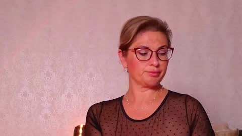 Snapshot of carojhones chatting on September 2025 04:01:01 AM CaroJhones online show from September 2025 04:01:01 AM