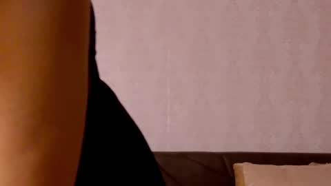 Snapshot of carojhones chatting on December 2025 05:45:02 AM CaroJhones online show from December 2025 05:45:02 AM