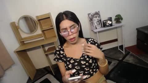 Snapshot of carol_linaxxx chatting on December 2024 11:22:02 AM Carolina online show from December 2024 11:22:02 AM