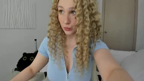 Snapshot of carol_may_ chatting on May 2026 06:53:02 AM carol_may_ online show from May 2026 06:53:02 AM