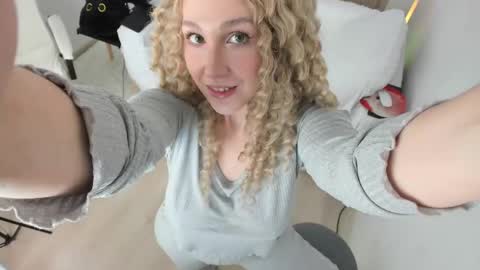 Snapshot of carol_may_ chatting on May 2026 05:35:01 AM carol_may_ online show from May 2026 05:35:01 AM