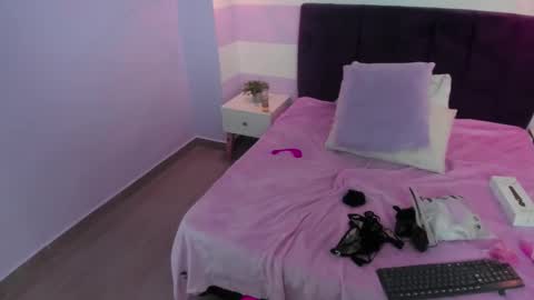 Snapshot of carol_pinter chatting on March 2025 02:56:02 PM Carol online show from March 2025 02:56:02 PM