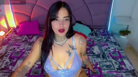 Carolaine01 online show from October 2025 08:51:01 PM