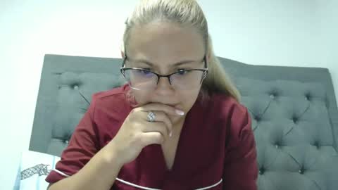 carolay02 online show from November 2025 02:22:01 AM