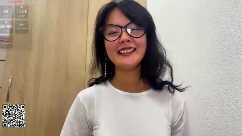 Kim online show from November 2025 01:03:01 PM