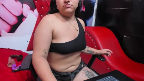 Snapshot of carolina_canndy chatting on February 2026 03:05:01 AM carolina_canndy online show from February 2026 03:05:01 AM