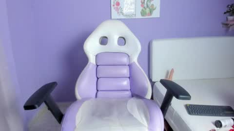 Snapshot of carolina_latinlady chatting on February 2025 11:54:01 PM Carolina online show from February 2025 11:54:01 PM