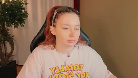 Snapshot of carolina_winter chatting on November 2025 01:06:02 PM Mira online show from November 2025 01:06:02 PM