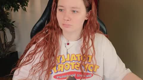 Snapshot of carolina_winter chatting on November 2025 12:38:01 PM Mira online show from November 2025 12:38:01 PM