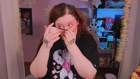 Snapshot of carolina_winter chatting on December 2025 04:51:01 AM Mira online show from December 2025 04:51:01 AM