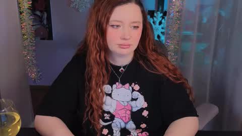 Snapshot of carolina_winter chatting on December 2025 08:27:02 PM Mira online show from December 2025 08:27:02 PM