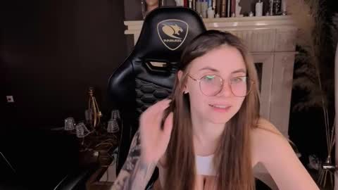 Snapshot of carolina_winter chatting on February 2026 04:53:01 AM Mira online show from February 2026 04:53:01 AM