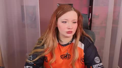 Snapshot of carolina_winter chatting on February 2026 05:15:01 AM Mira online show from February 2026 05:15:01 AM