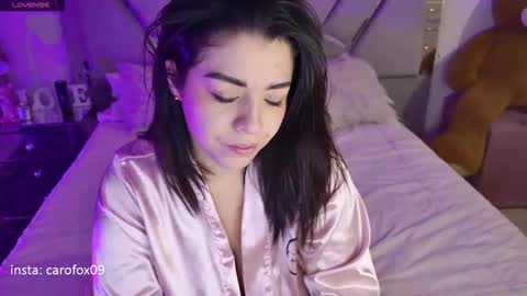 Snapshot of carolinafox_ chatting on May 2026 12:05:02 AM caroline online show from May 2026 12:05:02 AM