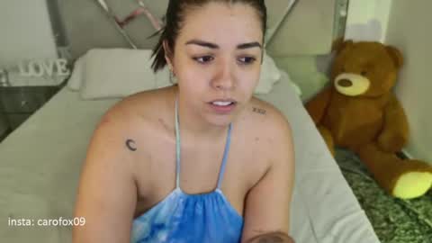 Snapshot of carolinafox_ chatting on June 2026 04:32:02 AM caroline online show from June 2026 04:32:02 AM