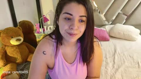 Snapshot of carolinafox_ chatting on July 2026 05:03:02 AM caroline online show from July 2026 05:03:02 AM