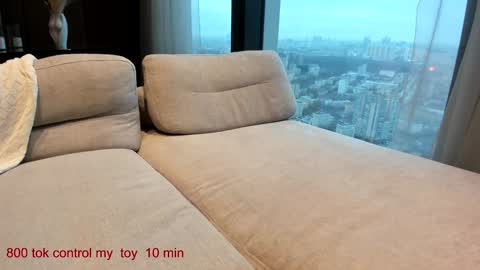 Lina.I will online 1 December   online show from January 2025 11:06:01 AM