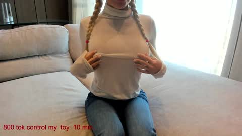 Lina.I will online 1 December   online show from February 2025 09:15:02 AM