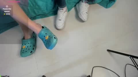 caroline daring online show from October 2025 02:05:02 PM