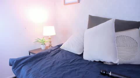  Caroline  online show from December 2025 11:28:02 AM