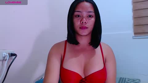 caroline_east online show from March 2025 04:22:02 PM