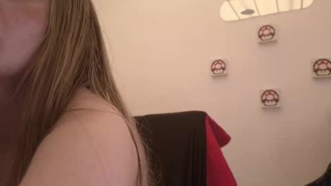 Snapshot of caroline_hernandes chatting on March 2026 07:08:02 PM Carolina online show from March 2026 07:08:02 PM