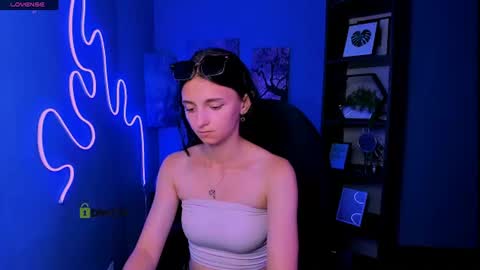 Caroline online show from June 2026 08:18:01 PM