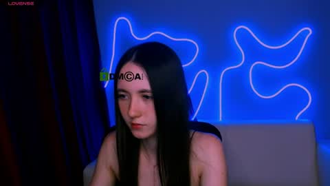 Caroline online show from June 2026 07:09:01 PM