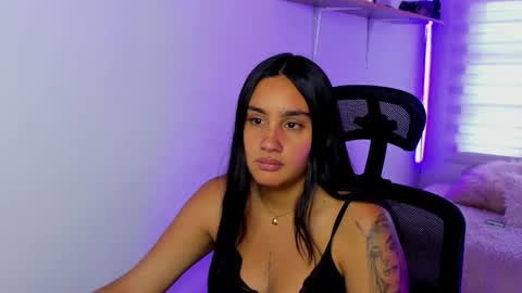caroline_rodriguez_9 online show from December 2025 06:59:02 PM