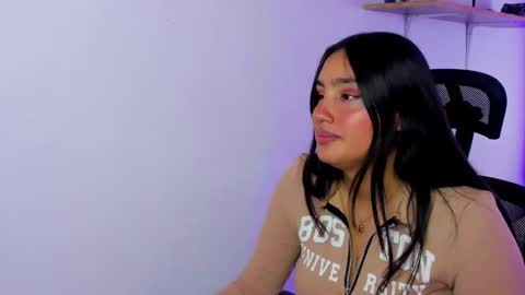 caroline_rodriguez_9 online show from December 2025 07:11:01 PM