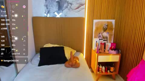 Snapshot of carolinecastle chatting on March 2026 04:30:02 AM OSNA online show from March 2026 04:30:02 AM