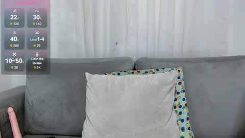 Caroline  online show from September 2025 06:46:01 PM